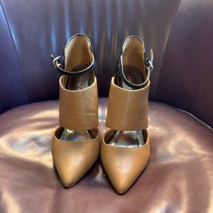 Coach Tan and Black Leather heels size 7.5